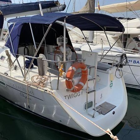 Cruising Boat For Up To 6 People In Masnou Hotel Badalona Exterior photo